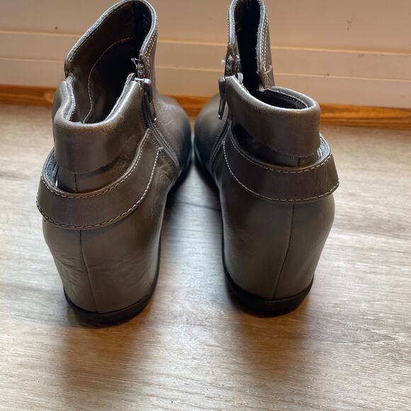 Me Too Harp Boot Granite Grey Wedge Boots Sz 8 - Picture 4 of 7